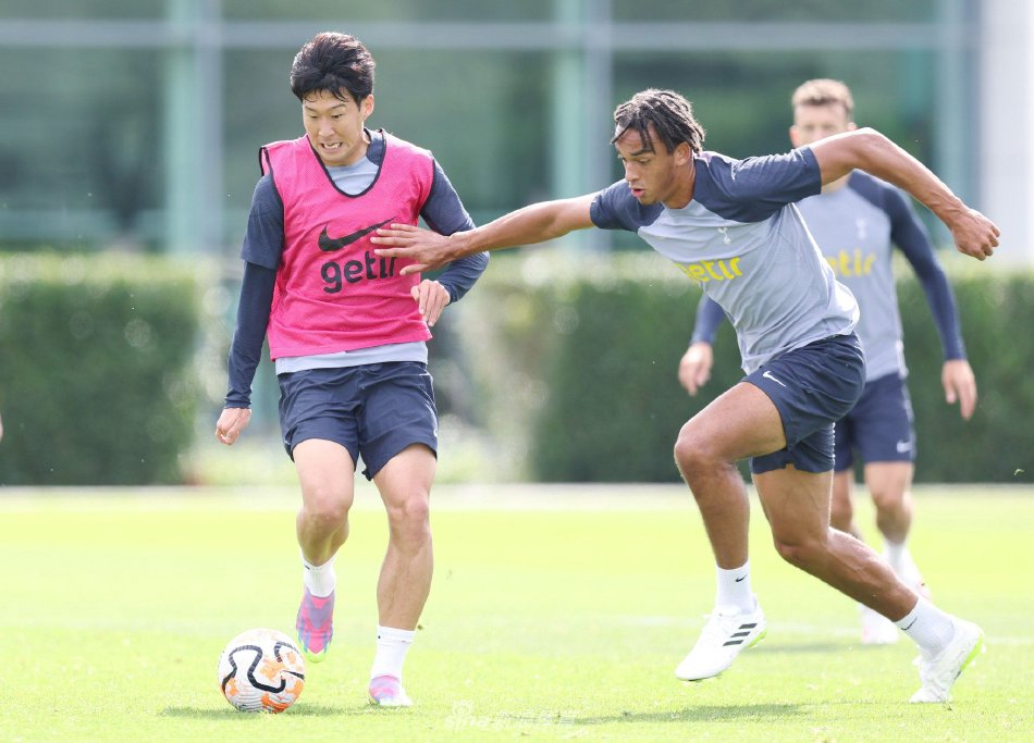 场边的瓜帅 场边的瓜帅