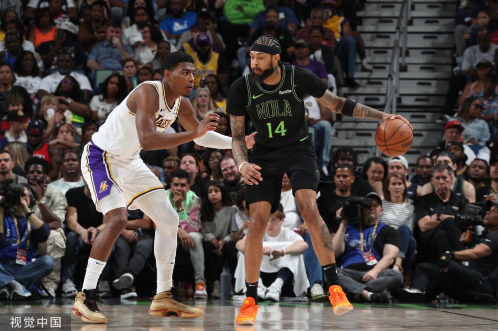 他在阿贾克 他在阿贾克